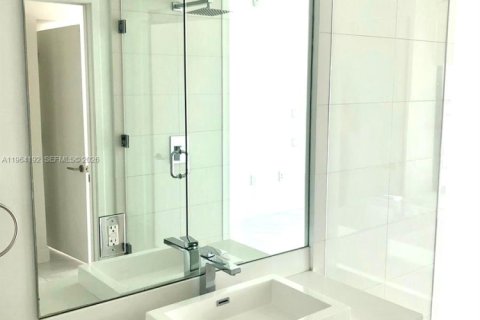 Condominio en venta en Miami, Florida, 1 dormitorio, 79.34 m2 № 2026652 - foto 5