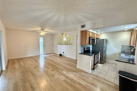 Copropriété à louer à Clearwater, Floride: 2 chambres, 102.19 m2 № 2095685 - photo 3