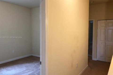 House in Miami, Florida 3 bedrooms, 245.26 sq.m. № 2066833 - photo 26