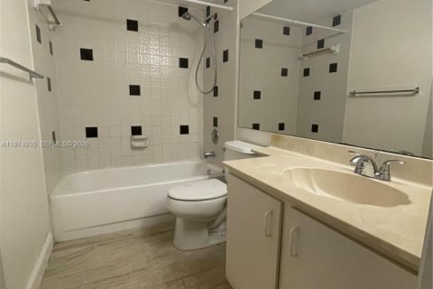 Снять в аренду кондоминиум в Корал-Спрингс, Флорида 1 спальня, 65.03м2, № 2036168 - фото 5