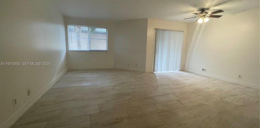 Кондоминиум с 1 спальней в Корал-Спрингс, Флорида № 2036168