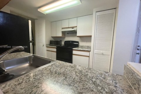 Снять в аренду кондоминиум в Корал-Спрингс, Флорида 1 спальня, 65.03м2, № 2036168 - фото 10