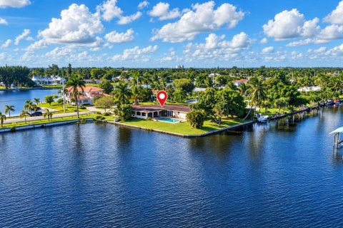 Villa ou maison à West Palm Beach, Floride 4 chambres, 255.48 m2 № 2422522