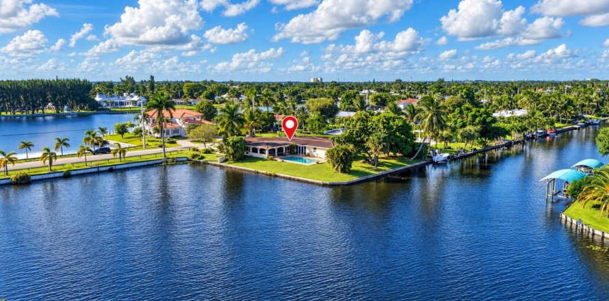 Villa ou maison à West Palm Beach, Floride 4 chambres, 255.48 m2 № 2422522