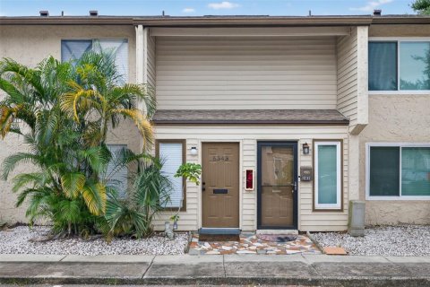 Townhouse in Saint Petersburg, Florida 2 bedrooms, 111.02 sq.m. № 2394140