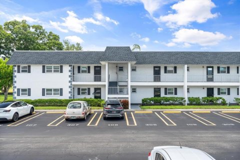 Condominio en venta en Bradenton, Florida, 1 dormitorio, 78.97 m2 № 1311800 - foto 1
