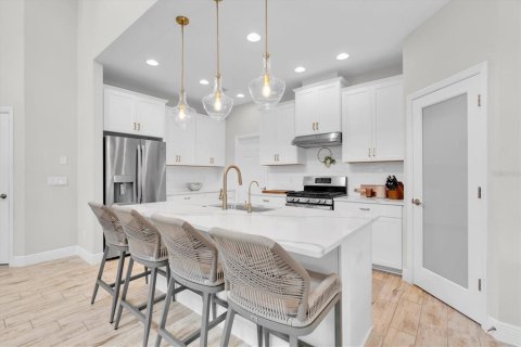 Casa en venta en Odessa, Florida, 4 dormitorios, 223.99 m2 № 2377950 - foto 4