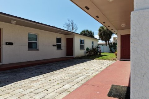 Commercial property in Tampa, Florida 4 bedrooms, 170.2 sq.m. № 2093769