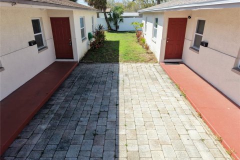 Commercial property in Tampa, Florida 4 bedrooms, 170.2 sq.m. № 2093769 - photo 20