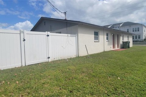 Commercial property in Tampa, Florida 4 bedrooms, 170.2 sq.m. № 2093769 - photo 10