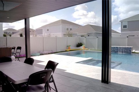 House in Davenport, Florida 4 bedrooms, 179.49 sq.m. № 2201365 - photo 11