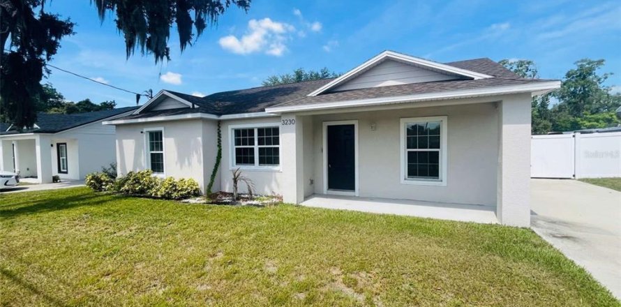 Casa en Lakeland, Florida 3 dormitorios, 129.88 m2 № 1835613