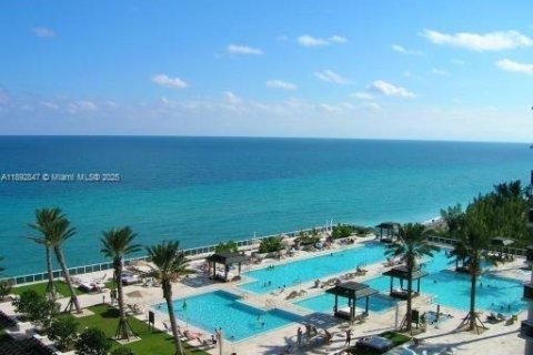 Condo in Hallandale Beach, Florida, 3 bedrooms  № 1953373 - photo 6