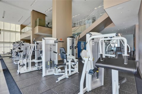 Condo in Hallandale Beach, Florida, 3 bedrooms  № 1953373 - photo 9
