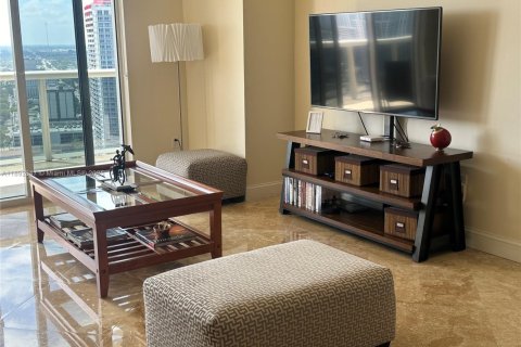 Condo in Hallandale Beach, Florida, 3 bedrooms  № 1953373 - photo 15