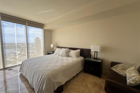 Condo in Hallandale Beach, Florida, 3 bedrooms  № 1953373 - photo 27