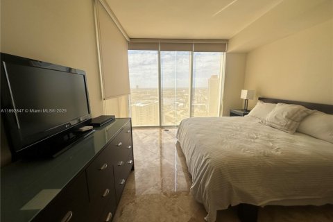 Condo in Hallandale Beach, Florida, 3 bedrooms  № 1953373 - photo 28
