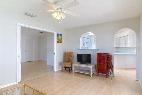 Casa en venta en Leesburg, Florida, 2 dormitorios, 167.22 m2 № 1918360 - foto 22
