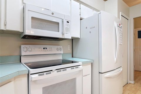 Casa en venta en Leesburg, Florida, 2 dormitorios, 167.22 m2 № 1918360 - foto 17
