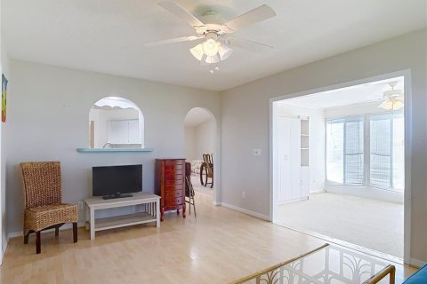 Casa en venta en Leesburg, Florida, 2 dormitorios, 167.22 m2 № 1918360 - foto 23