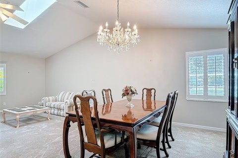 House in Leesburg, Florida 2 bedrooms, 167.22 sq.m. № 1918360 - photo 14