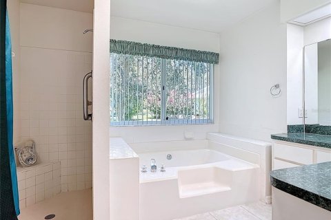 Casa en venta en Leesburg, Florida, 2 dormitorios, 167.22 m2 № 1918360 - foto 28