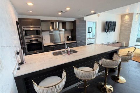 Снять в аренду кондоминиум в Майами, Флорида 2 спальни, 139.35м2, № 1983750 - фото 19