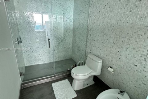 Снять в аренду кондоминиум в Майами, Флорида 2 спальни, 139.35м2, № 1983750 - фото 7