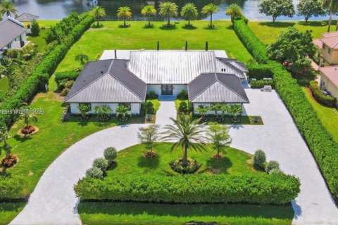 Villa ou maison à vendre à Boca Raton, Floride: 4 chambres, 333.7 m2 № 1948583 - photo 2