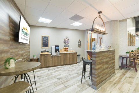 Propiedad comercial en alquiler en Tampa, Florida, 69148.55 m2 № 1568953 - foto 7