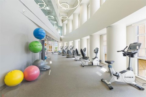 Propiedad comercial en alquiler en Tampa, Florida, 69148.55 m2 № 1568953 - foto 9