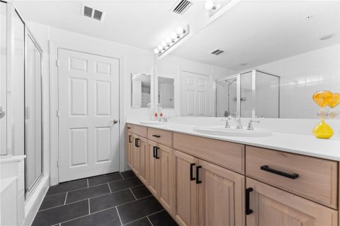 Condo in Sarasota, Florida, 2 bedrooms  № 2093070 - photo 30