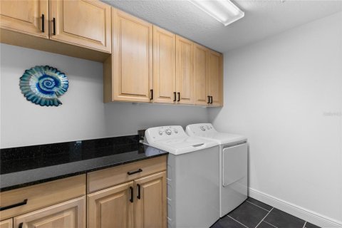 Condo in Sarasota, Florida, 2 bedrooms  № 2093070 - photo 23