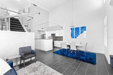 Condo in Sarasota, Florida, 2 bedrooms  № 2093070 - photo 5