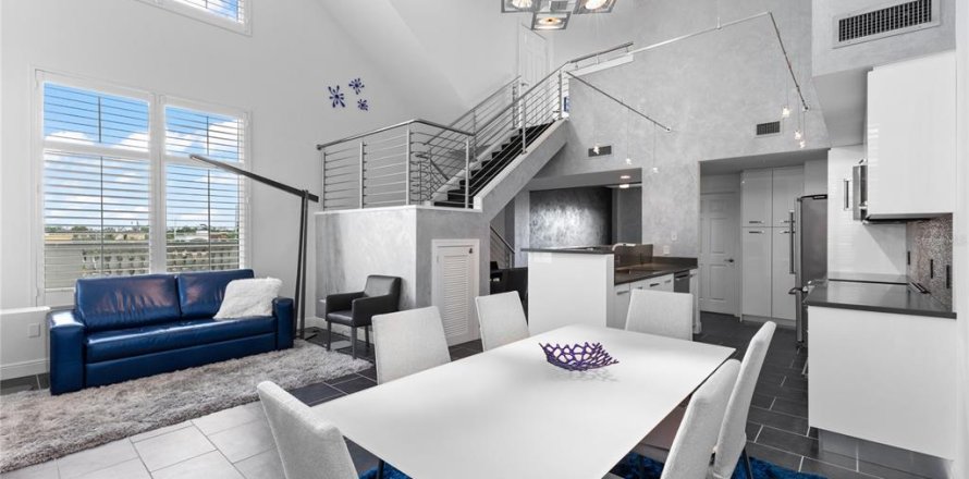 Condo in Sarasota, Florida, 2 bedrooms  № 2093070