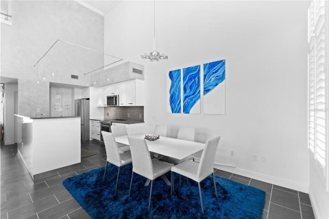 Condo in Sarasota, Florida, 2 bedrooms  № 2093070 - photo 7