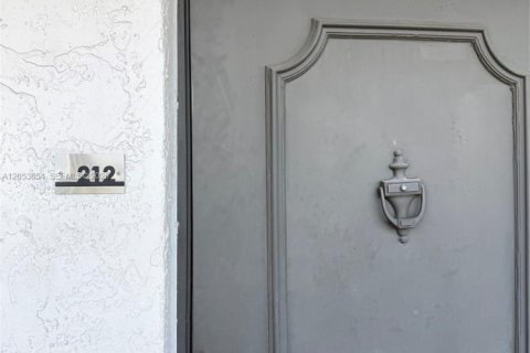 Condo in Miami, Florida, 2 bedrooms № 2179468 - photo 14