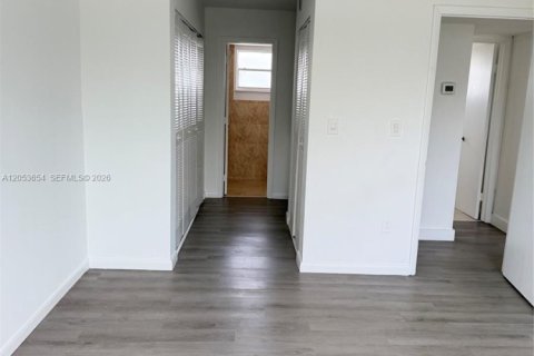 Condo in Miami, Florida, 2 bedrooms № 2179468 - photo 7