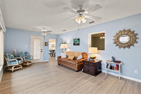 Villa ou maison à vendre à Sun City Center, Floride: 3 chambres, 151.71 m2 № 2410400 - photo 19