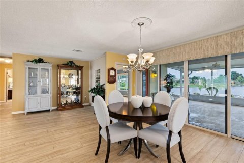 Villa ou maison à vendre à Sun City Center, Floride: 3 chambres, 151.71 m2 № 2410400 - photo 8