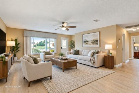Villa ou maison à vendre à Sun City Center, Floride: 3 chambres, 151.71 m2 № 2410400 - photo 4
