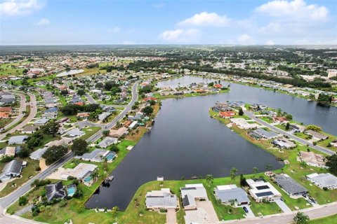 Villa ou maison à vendre à Sun City Center, Floride: 3 chambres, 151.71 m2 № 2410400 - photo 25