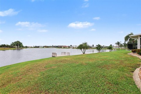 Villa ou maison à vendre à Sun City Center, Floride: 3 chambres, 151.71 m2 № 2410400 - photo 23