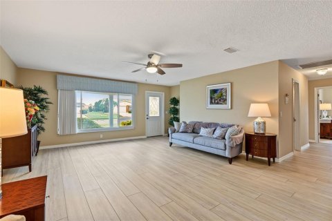 Villa ou maison à vendre à Sun City Center, Floride: 3 chambres, 151.71 m2 № 2410400 - photo 5