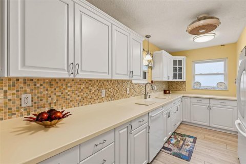 Villa ou maison à vendre à Sun City Center, Floride: 3 chambres, 151.71 m2 № 2410400 - photo 10