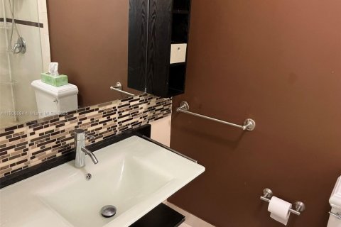 Condominio en alquiler en Miami, Florida, 1 dormitorio, 74.41 m2 № 1966313 - foto 9