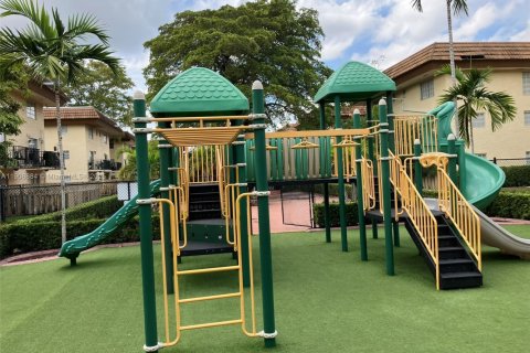 Condominio en alquiler en Miami, Florida, 1 dormitorio, 74.41 m2 № 1966313 - foto 10