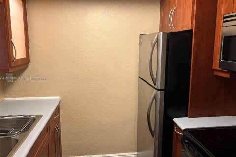 Condominio en alquiler en Miami, Florida, 1 dormitorio, 74.41 m2 № 1966313 - foto 18