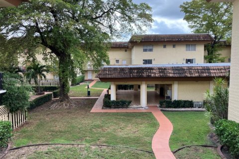 Condominio en alquiler en Miami, Florida, 1 dormitorio, 74.41 m2 № 1966313 - foto 17