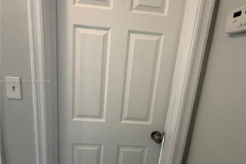 Снять в аренду виллу или дом в Джэксонвилл, Флорида 2 спальни, 91.04м2, № 2065331 - фото 4